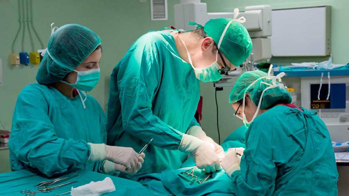 تأثیر رنگ آبی و سبز بر عملکرد جراحان