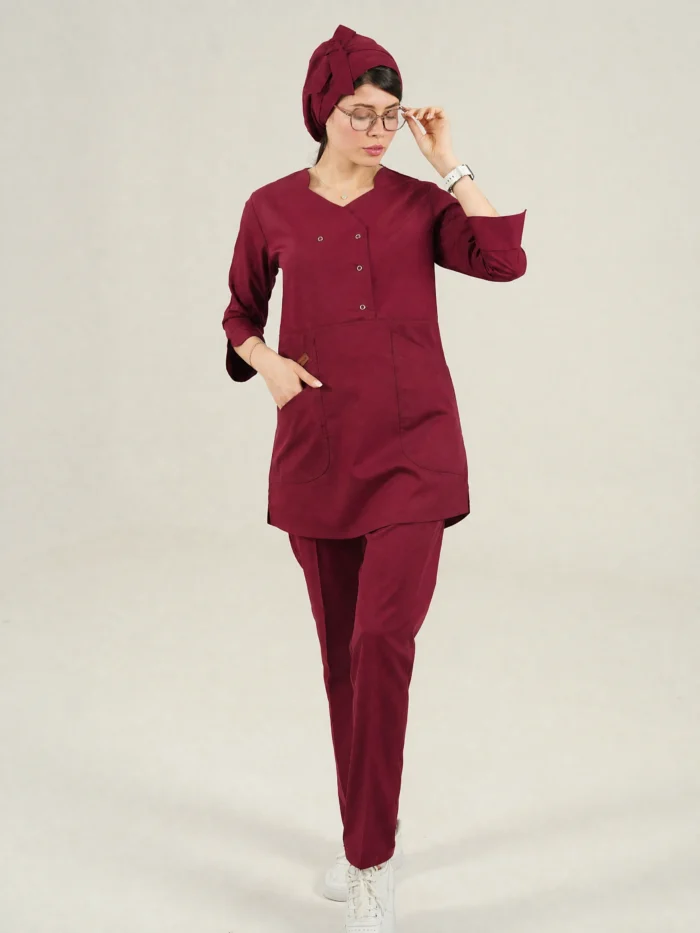 اسکراب پزشکی زنانه آستین سه ربع زرشکی - Image 1
